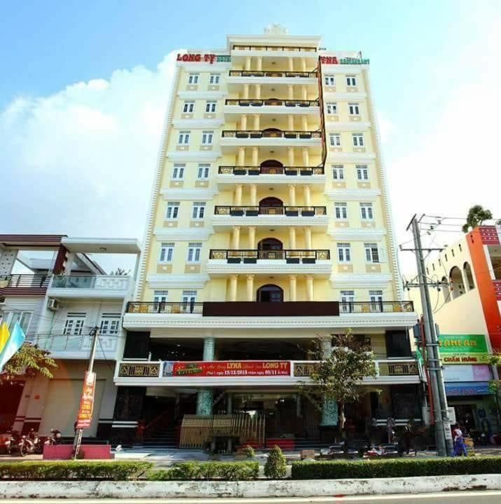 Khach San Long Ty Hotel Ca Mau Luaran gambar